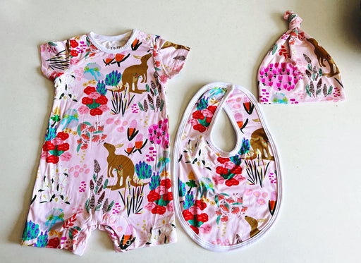 Suki McMaster Melbourne Design Newborn Gift Set kangaroo Bodysuit